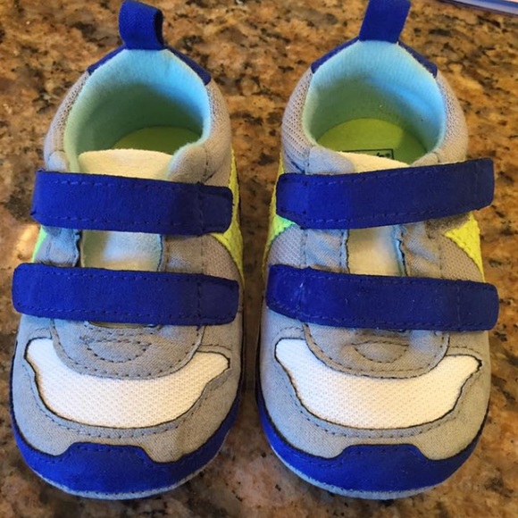 Boys sneakers - Picture 1 of 1